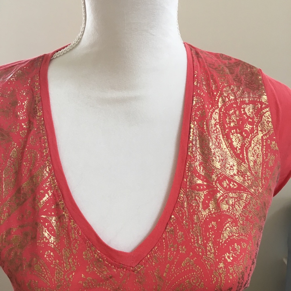 Tahari V-neck cap sleeve tee